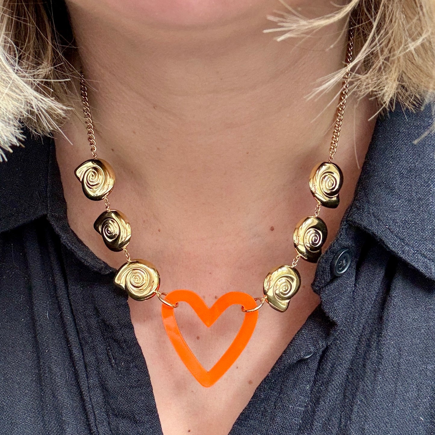 SHELL NECKLACE (more colors available)