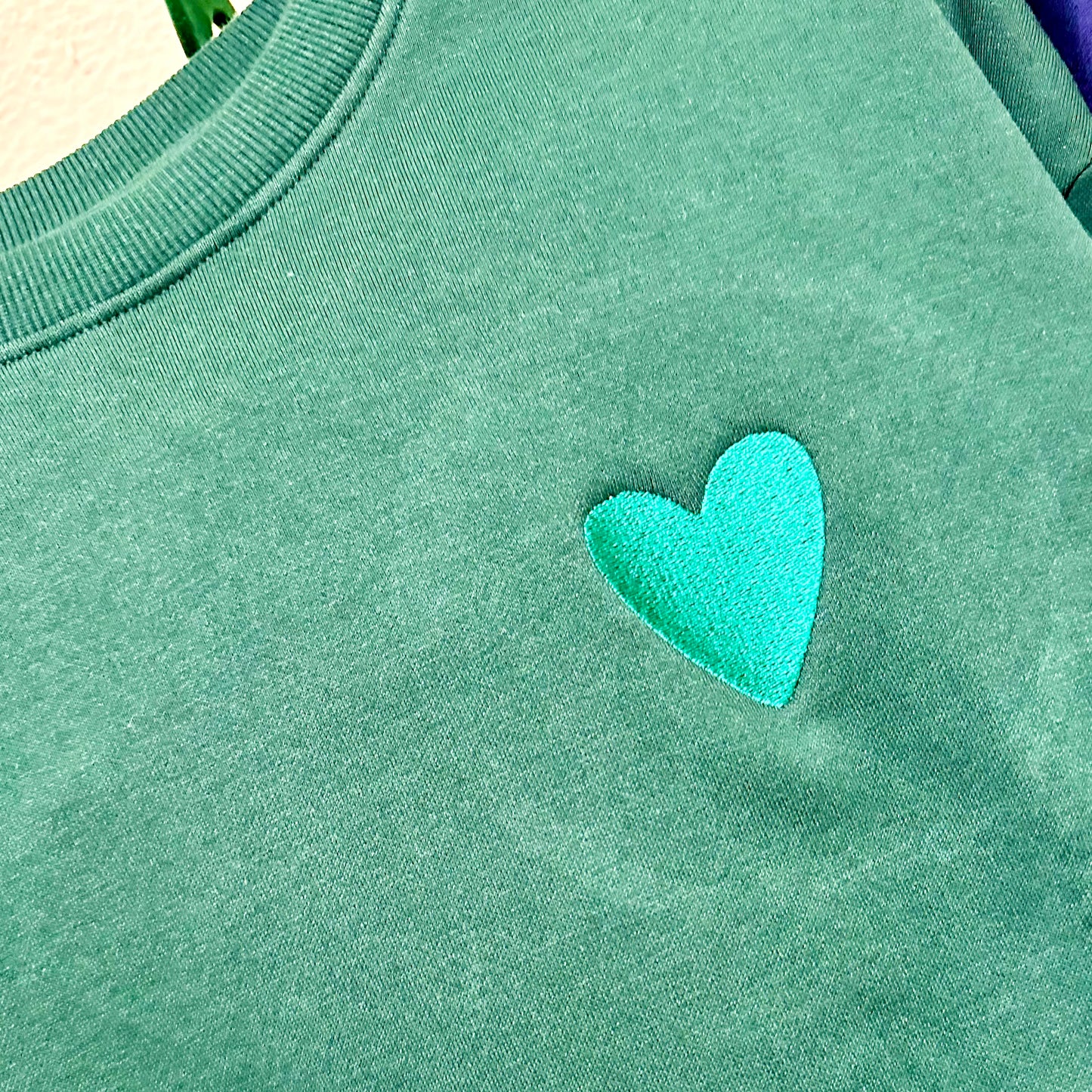 LOVE EMBROIDERY SWEATSHIRT