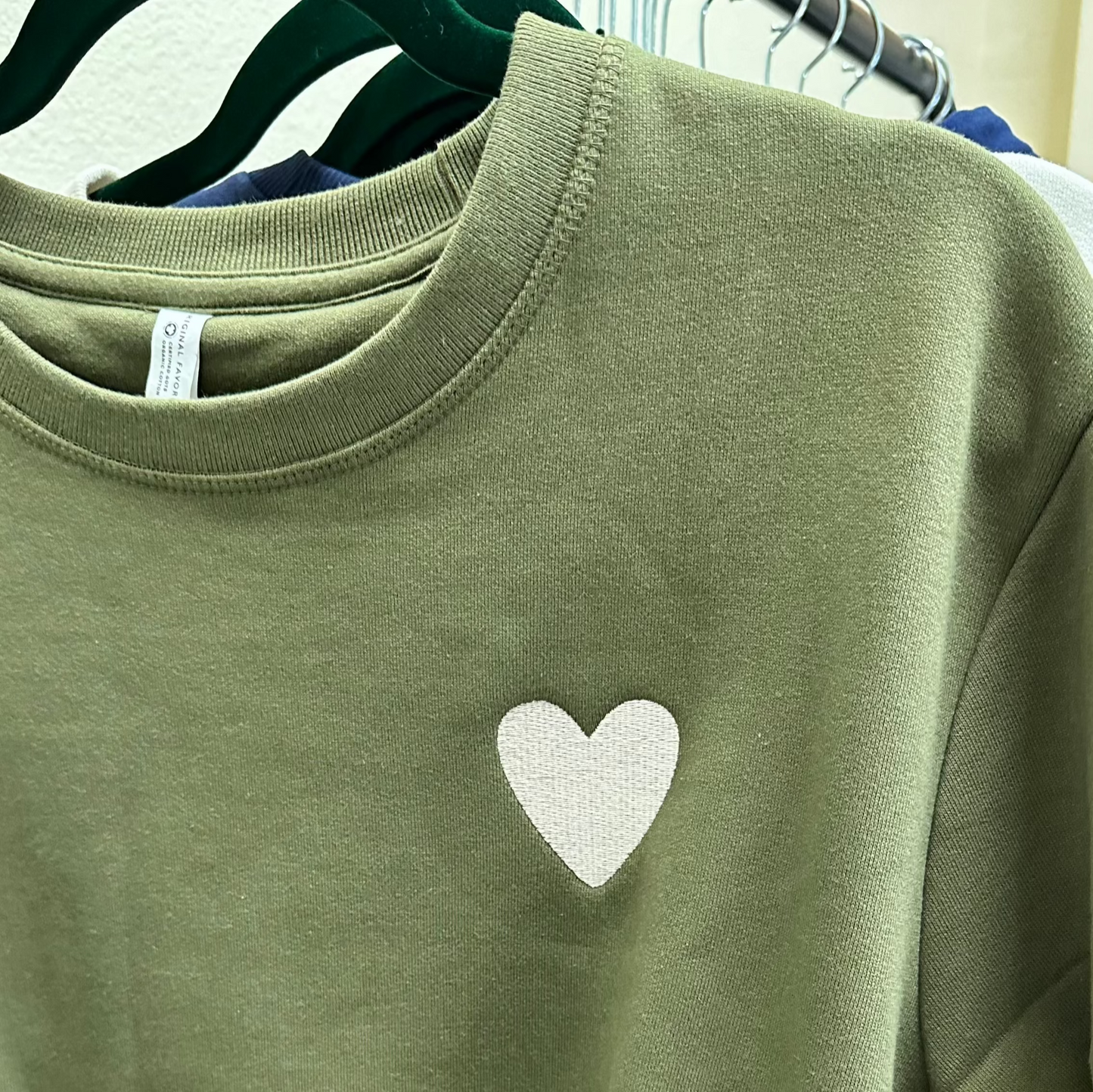 LOVE EMBROIDERY SWEATSHIRT