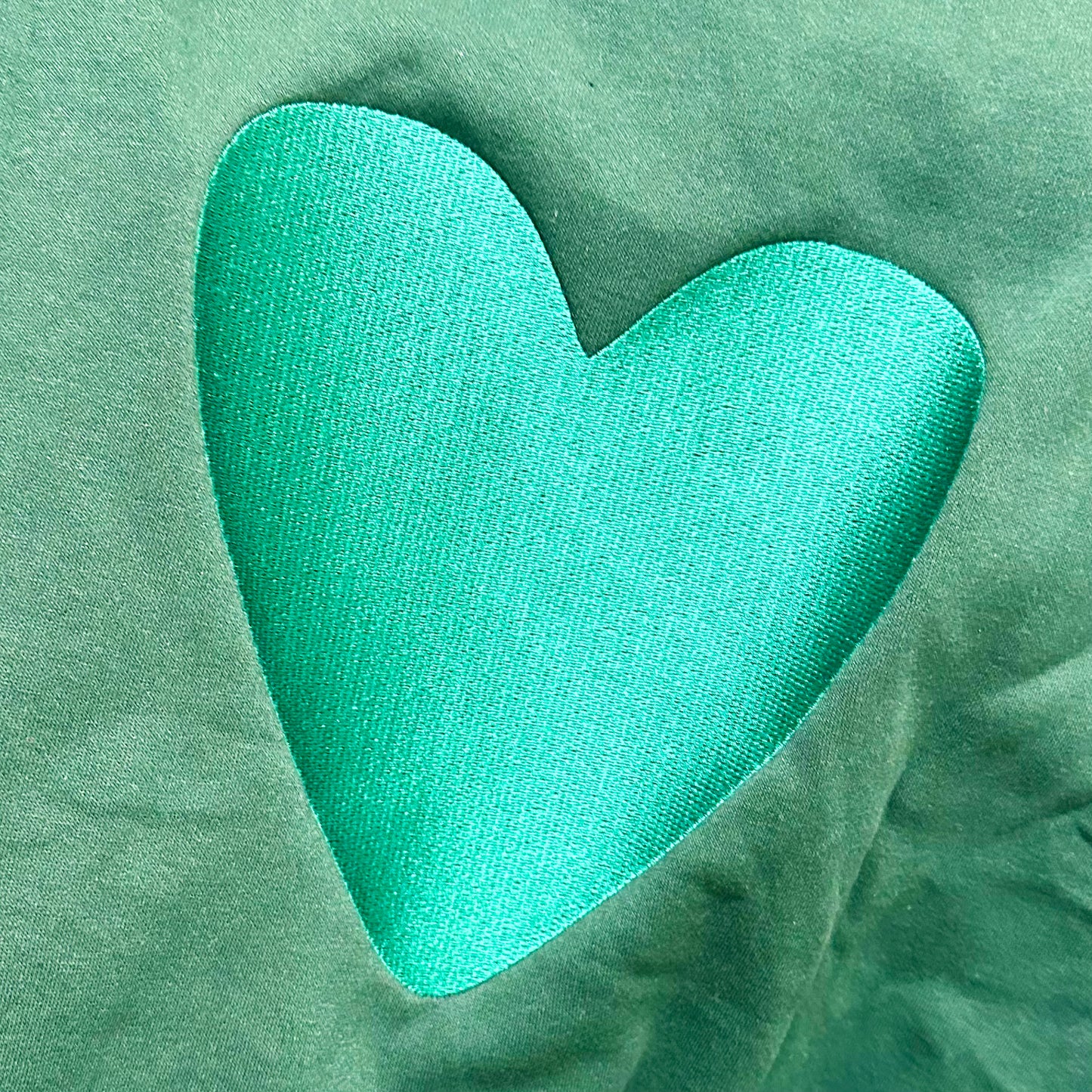 LOVE EMBROIDERY SWEATSHIRT