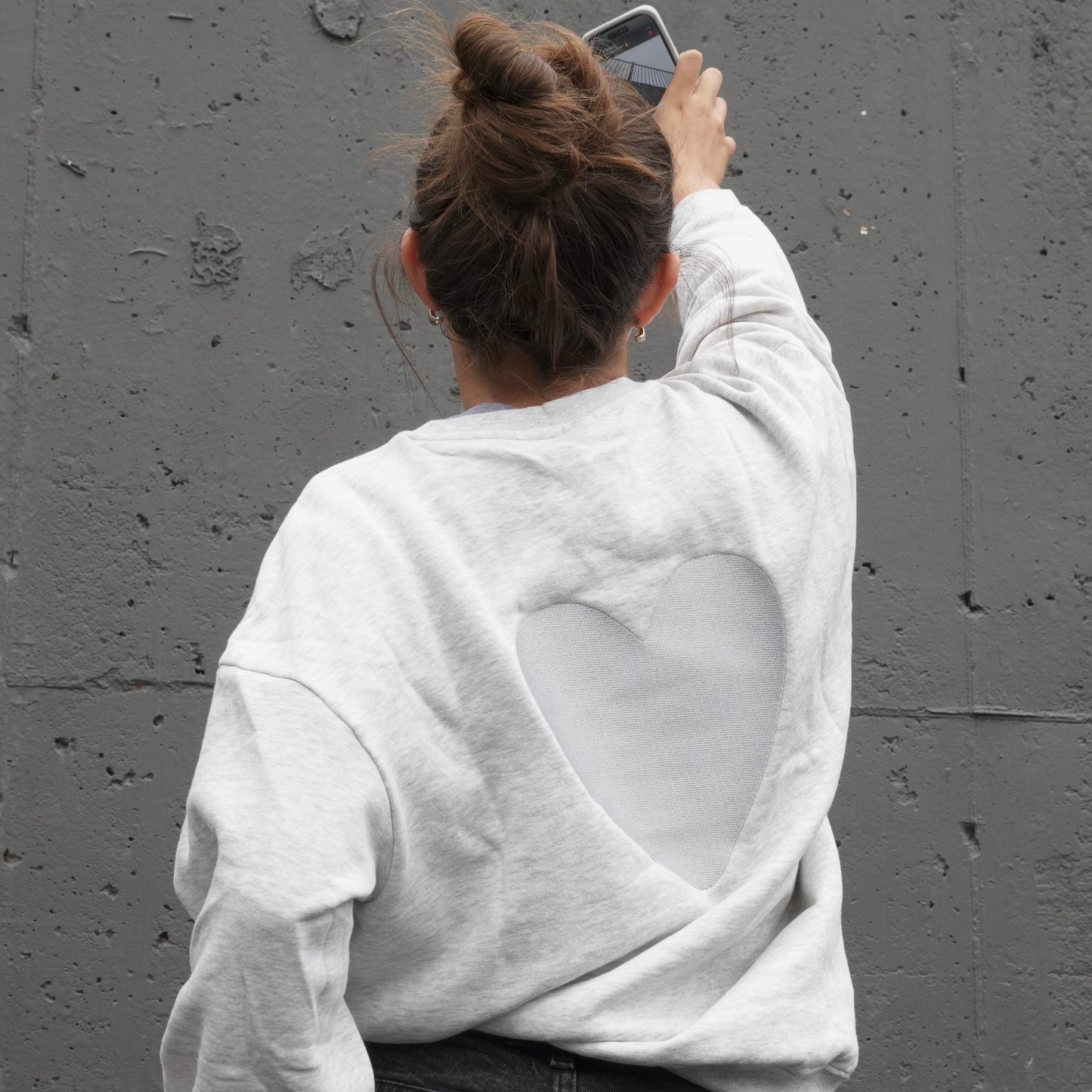 LOVE EMBROIDERY SWEATSHIRT