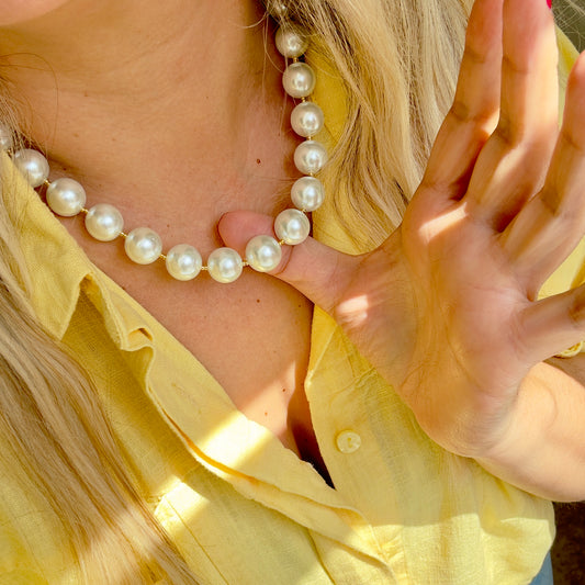 CLASSIC PEARLS NECKLACE