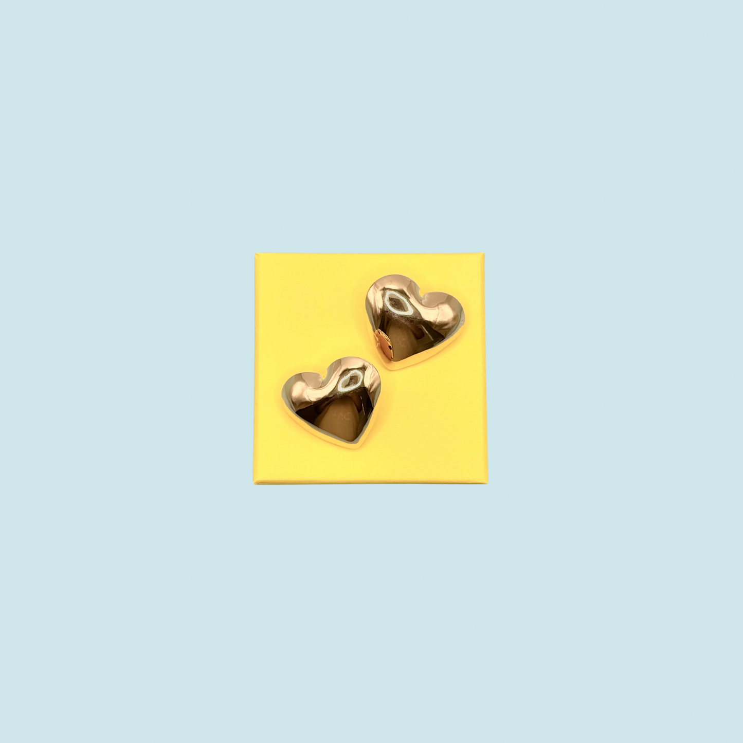 CHUNKY GOLD HEART EARRING