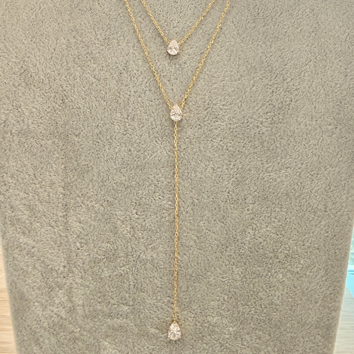 Clear lariat