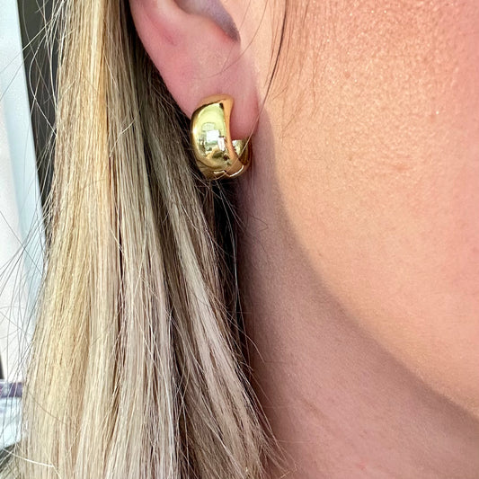SMALL GOLD HOOP EARRINGS