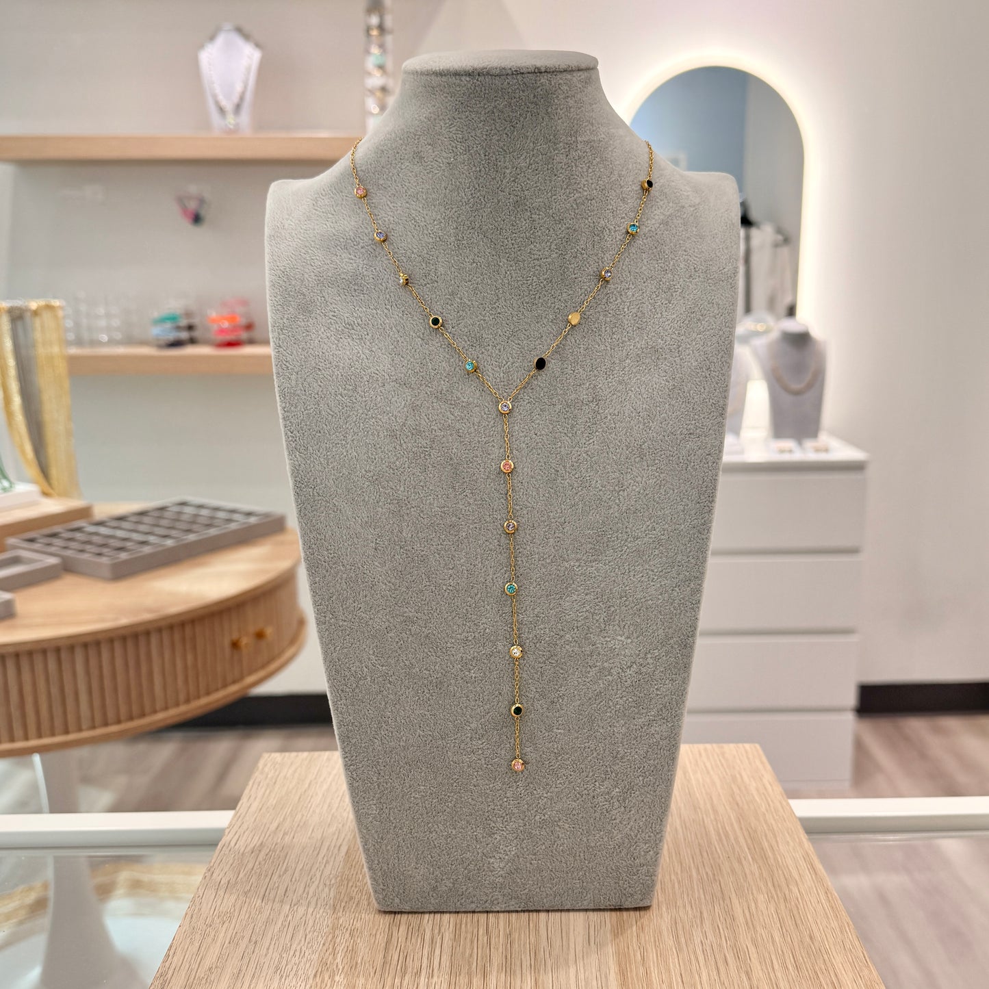 Multicolor lariat