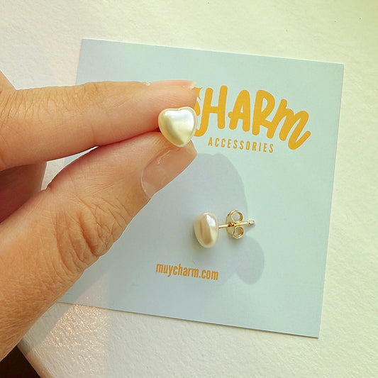 Pearl earring 